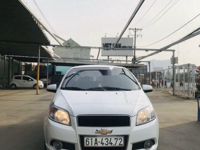 Cần bán gấp Chevrolet Aveo LTZ đời 2017, màu trắng, giá 328tr