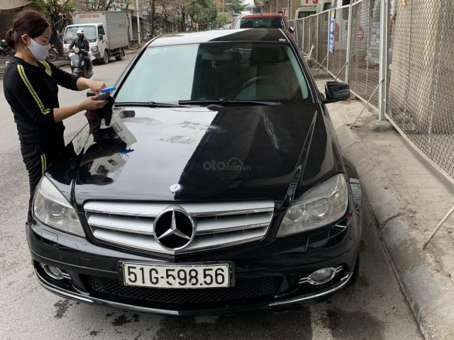 Tôi chính chủ cần bán chiếc Merc C230 đang xử dụng còn mới0