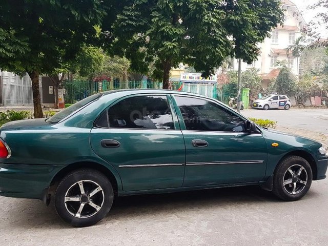 Xe Mazda 323 năm sản xuất 2001, màu xanh lam0