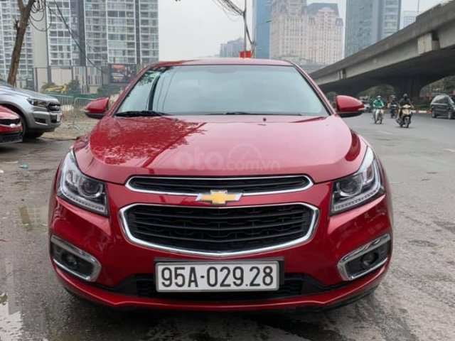 Bán nhanh xe Chevrolet Cruze LTZ đời 2017, màu đỏ, nguyên zin siêu lướt