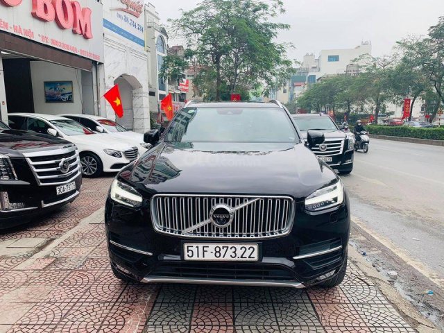 Bán xe Volvo XC90 Inscription T6 đời 2017, màu đen, chính chủ siêu lướt0