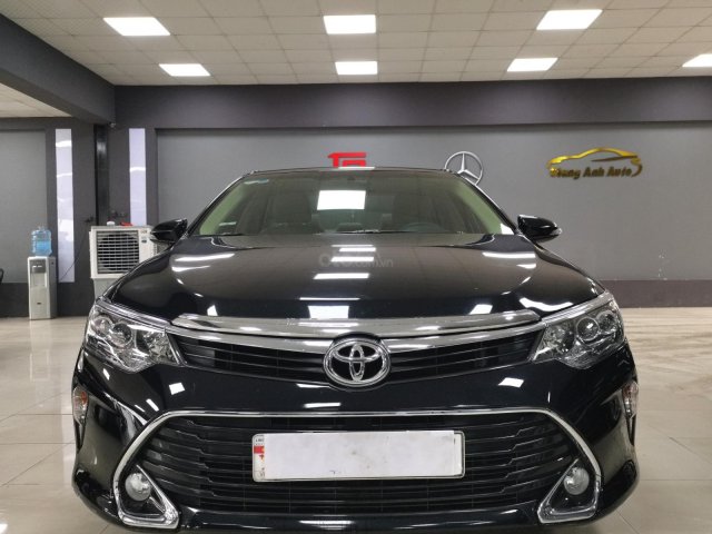 Bán nhanh chiếc Toyota Camry 2.0E 20190