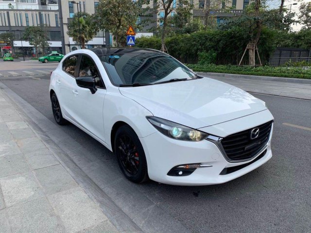 Bán nhanh Mazda 3 1.5AT Facelift năm 2017, màu trắng, giá nhỉnh 500 triệu