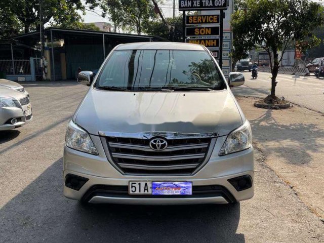 Bán Toyota Innova năm sản xuất 2014, màu bạc, giá tốt