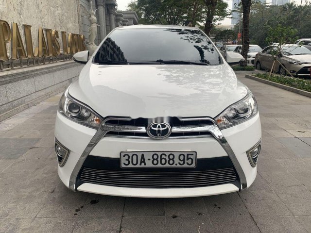 Cần bán Toyota Yaris 1.3G AT sản xuất 2015, màu trắng, xe nhập 