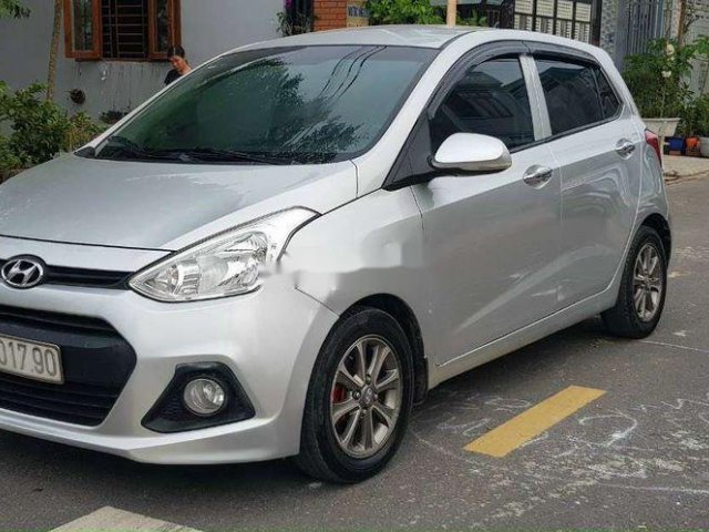 Cần bán gấp Hyundai Grand i10 đời 2015, màu bạc, xe nhập