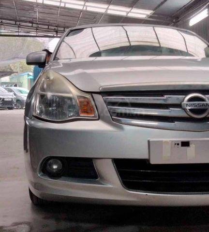 Cần bán xe Nissan Bluebird 1.6 AT đời 2011, màu bạc, giá tốt0