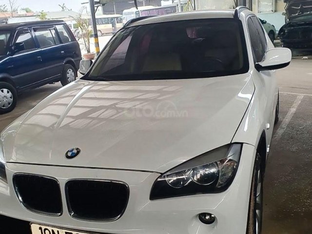 Cần bán BMW X1 2010, màu trắng, xe nhập 0