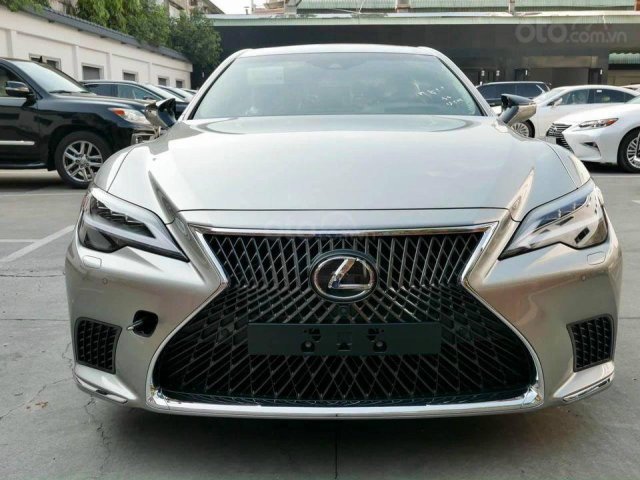 Bán Lexus LS500 sản xuất năm 2021, màu bạc titan, giá ưu đãi