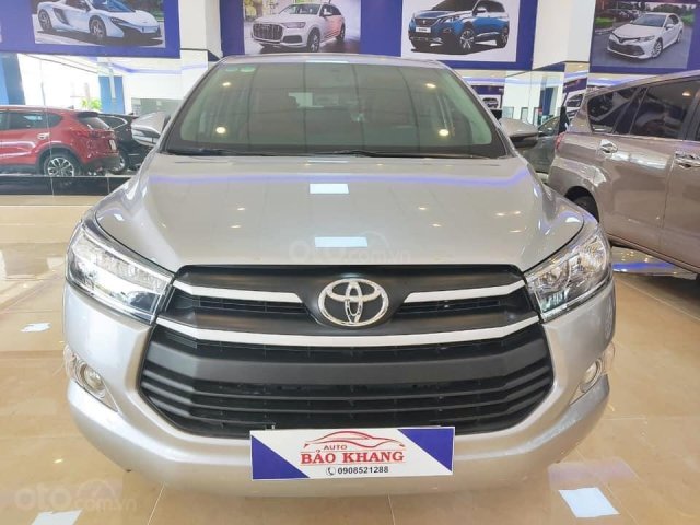 Bán nhanh giá mềm Toyota Innova sản xuất 2019, màu bạc như mới