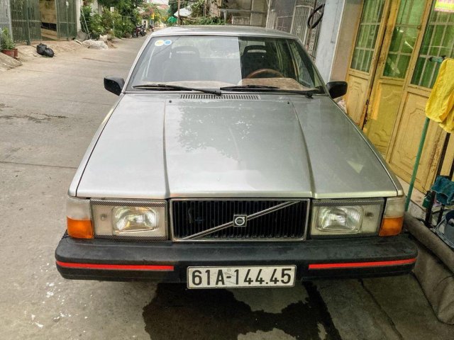 Bán Volvo 740 năm sản xuất 1985, màu bạc, xe nhập 