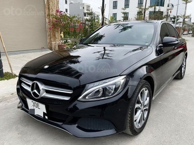 Bán Mercedes C200 sản xuất 2017, màu đen chính chủ0