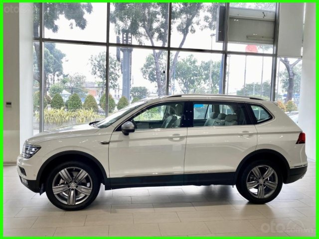 [Đại Lý Volkswagen Quận 9 ] Tiguan Luxury S 2021 màu trắng - KM đặc biệt Iphone 12 + bảo hiểm + bảo dưỡng khi mua xe