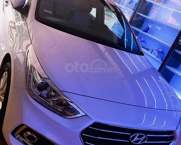 Cần bán Hyundai Accent năm sản xuất 2020, màu trắng chính chủ