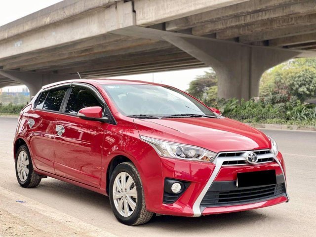 Cần bán lại xe Toyota Yaris sản xuất năm 2017, màu đỏ giá cạnh tranh0