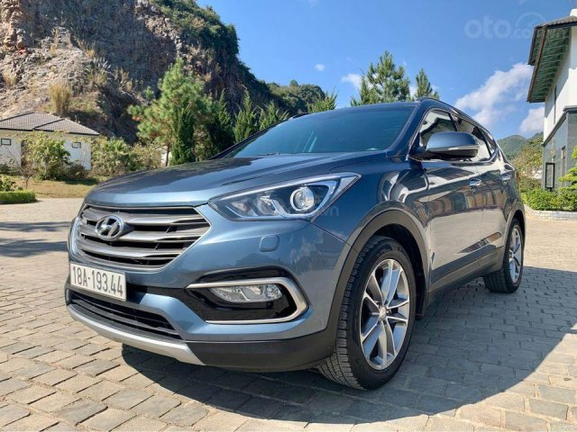 Xe Hyundai Santa Fe đời 2017, màu xanh lam, giao nhanh