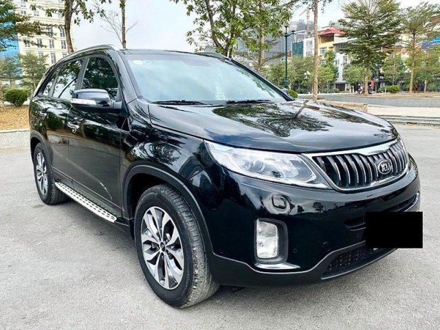 Cần bán gấp Kia Sorento năm 2018, màu đen