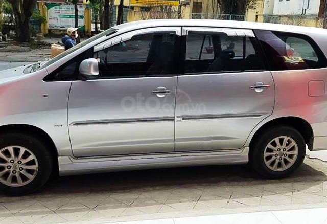 Bán Toyota Innova năm 2012 còn mới, giá tốt