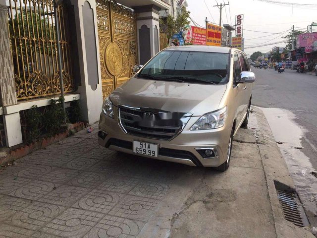 Cần bán xe Toyota Innova sản xuất năm 2013, giá mềm