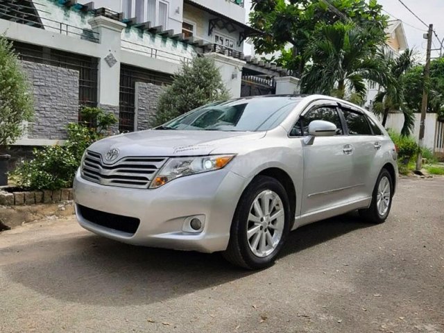 Cần bán lại xe Toyota Venza năm 2010, màu bạc, xe nhập còn mới, 639tr