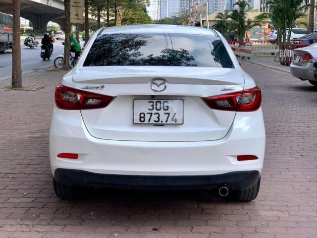 Bán Mazda 2 năm sản xuất 2017, màu trắng