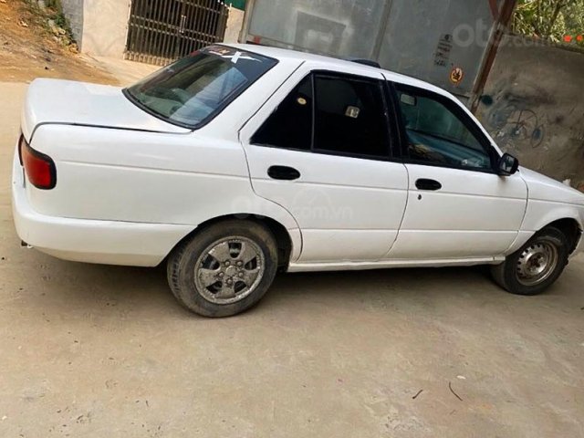 Cần bán Nissan Sunny năm sản xuất 1991, màu trắng, xe nhập còn mới, giá tốt0