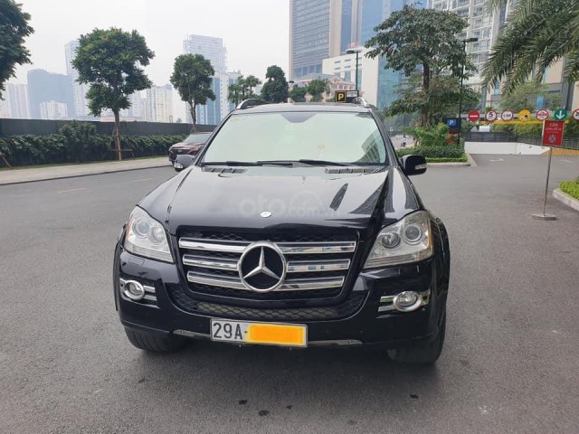 Cần bán xe Mercedes GL550 năm sản xuất 2007, màu đen, giá hợp lý