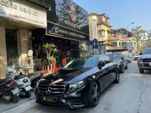 Bán Mercedes E300 AMG 2020, màu đen đẹp như mới, giá tốt, khai xuân lì xì ngay 20 triệu