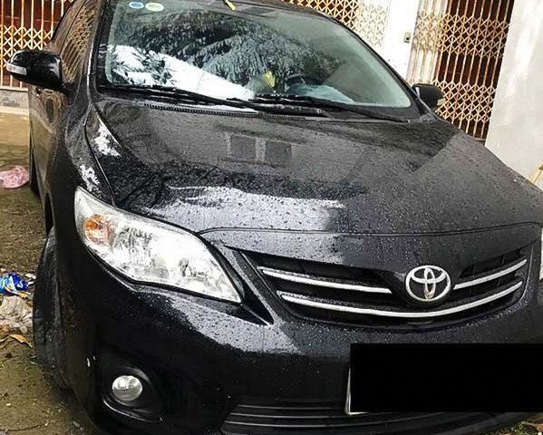 Cần bán Toyota Corolla Altis sản xuất năm 2013, màu đen còn mới, 465tr