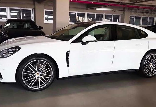 Bán xe Porsche Panamera năm 2018, màu trắng, nhập khẩu còn mới0