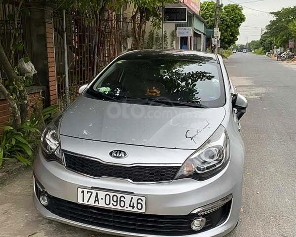 Cần bán gấp Kia Rio năm 2015, màu bạc, nhập khẩu còn mới