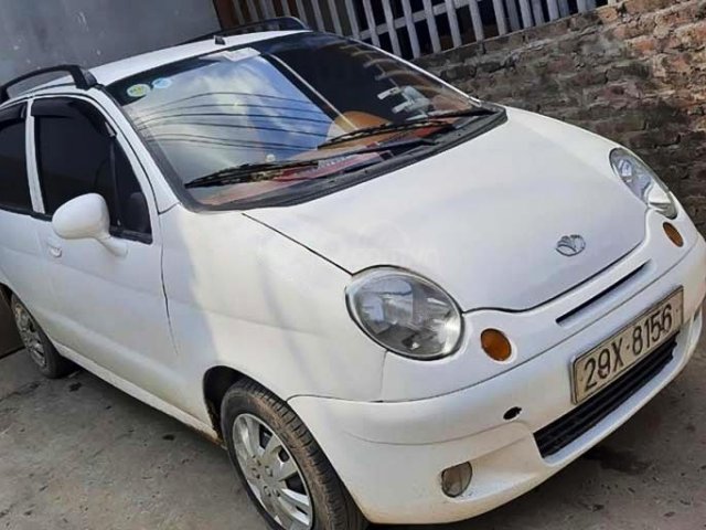 Cần bán lại xe Daewoo Matiz năm sản xuất 2005, màu trắng còn mới giá cạnh tranh0