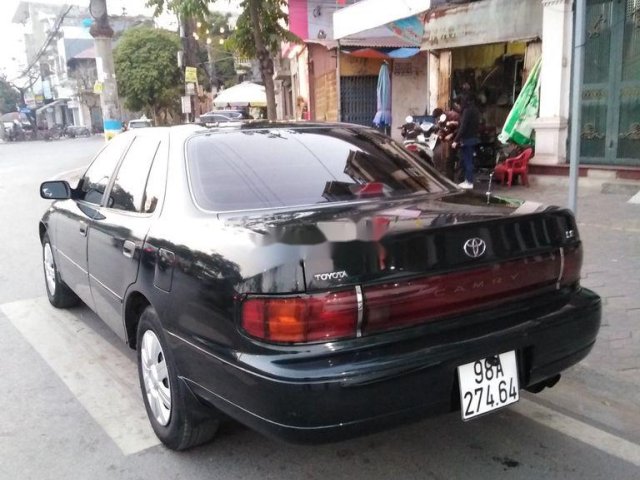 Bán Toyota Camry năm sản xuất 1993 còn mới, giá tốt