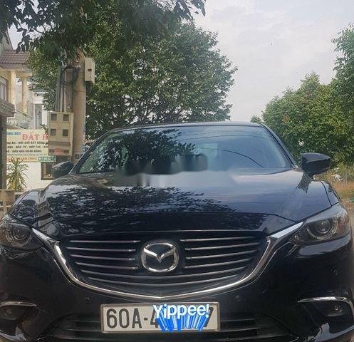 Cần bán xe Mazda 6 đời 2017, màu đen còn mới