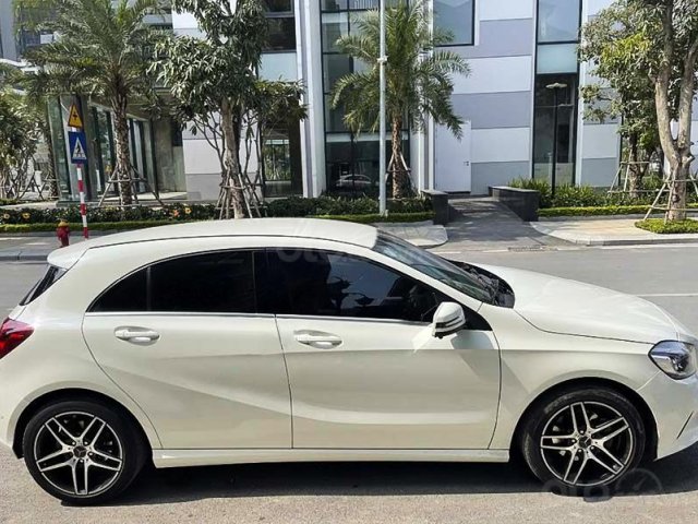 Cần bán xe Mercedes A200 sản xuất năm 2015, màu trắng, nhập khẩu nguyên chiếc, giá tốt