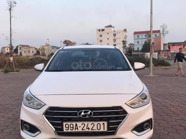 Cần bán gấp Hyundai Accent năm 2018, màu trắng, bản đủ0