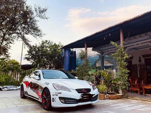 Bán Hyundai Genesis 2.0 AT năm 2010, màu trắng, nhập khẩu nguyên chiếc, 473 triệu