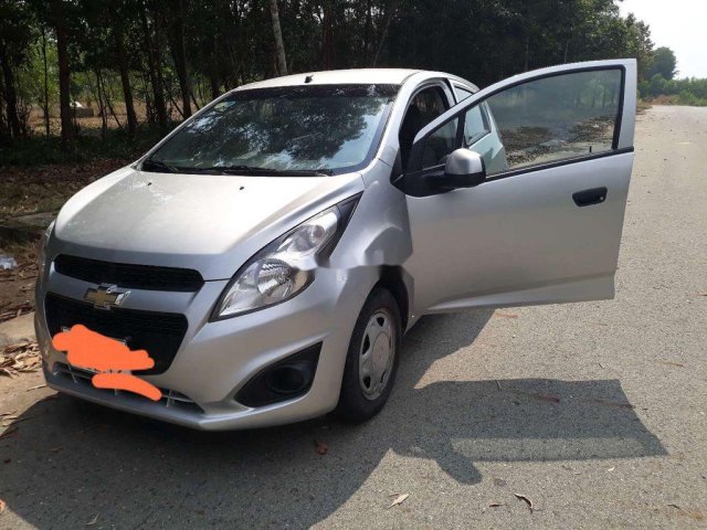 Bán xe Chevrolet Spark năm 2017, màu bạc, nhập khẩu 