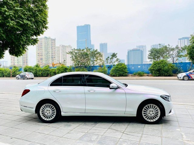 Bán giá siêu đẹp Mercedes C250 Exclusive sản xuất 2015, màu trắng cực mới0