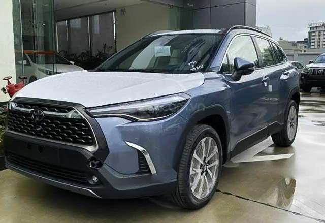 Cần bán Toyota Corolla Cross 2021, màu xanh lam, nhập khẩu0