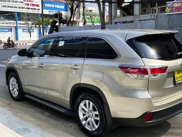 Cần bán lại xe Toyota Highlander LE 2.7 sản xuất 2014, nhập khẩu nguyên chiếc