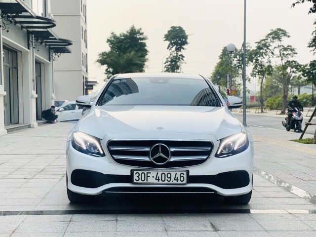 Mercedes Benz E250 sản xuất 2018 màn hình dài Tiếng Việt
