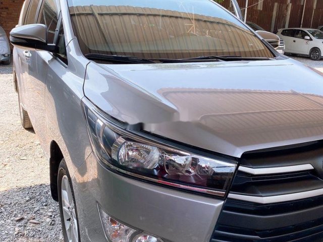 Bán Toyota Innova năm 2018, màu bạc, xe chính chủ