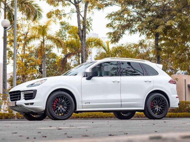 Xe Porsche Cayenne năm sản xuất 2015, màu trắng, nhập khẩu