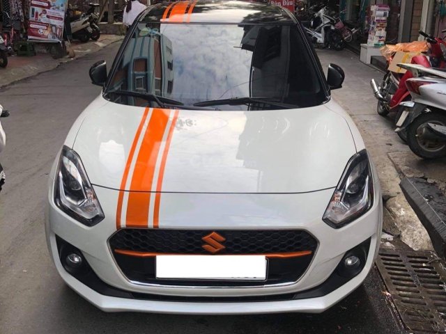 Chính chủ bán Suzuki Swift GLX 2019 trắng full đồ0