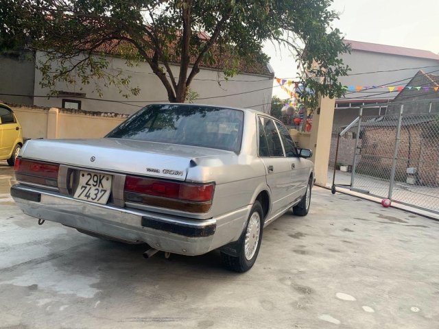 Bán Toyota Crown đời 1990, màu xám, xe nhập, giá 58tr0