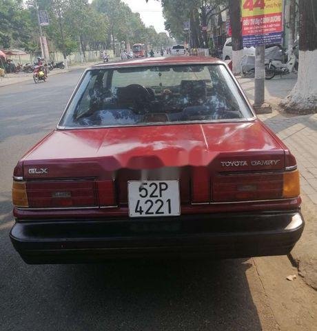 Bán ô tô Toyota Camry năm sản xuất 1986, màu đỏ