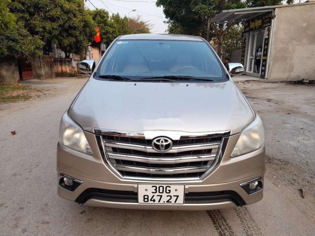 Cần bán lại xe Toyota Innova sản xuất 2015 còn mới giá cạnh tranh