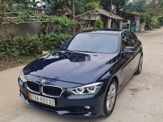 Cần bán xe BMW 3 Series sản xuất năm 2012, xe nhập còn mới