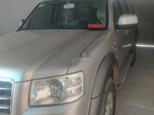 Cần bán Ford Everest năm sản xuất 2008 còn mới giá cạnh tranh